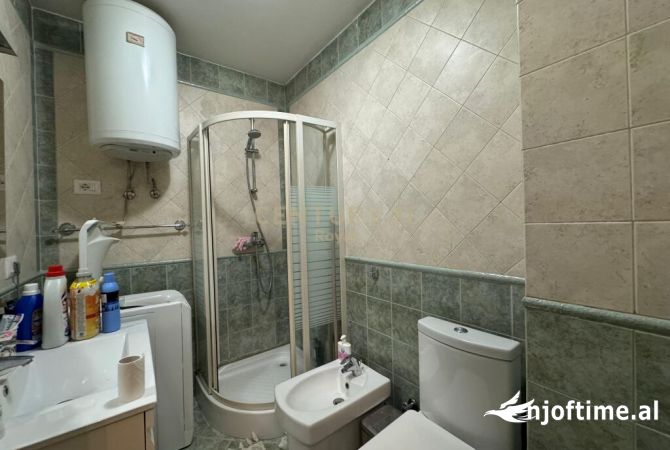 Shtepi me qera Apartament ne Tirane, 2+1, Mobilimi E mobiluar, Pagesa 800  Euro.