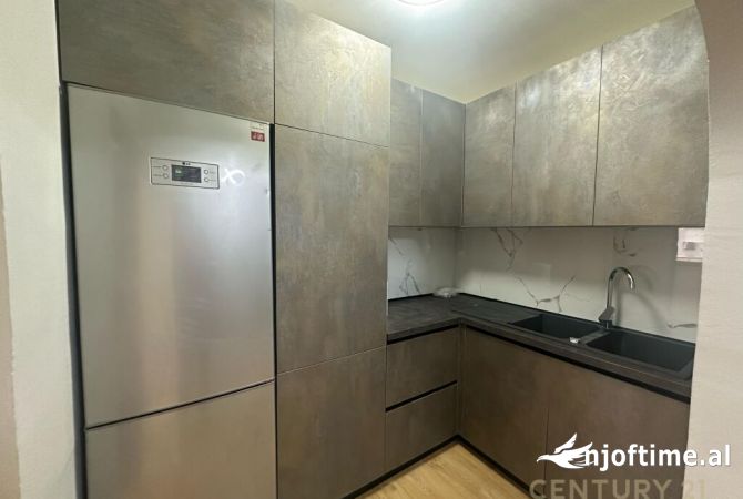 Shtepi me qera Apartament ne Tirane, 1+1, Mobilimi E mobiluar, Pagesa 550  Euro.