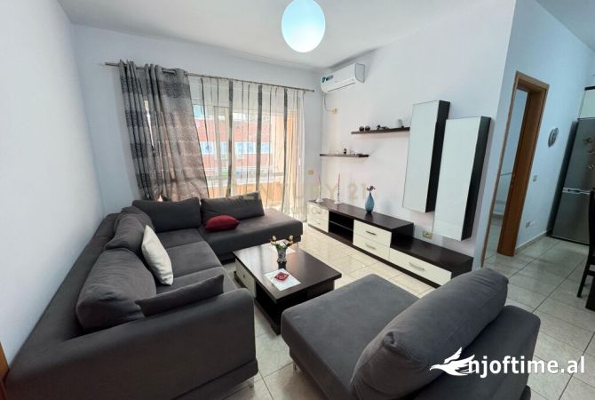 Shtepi me qera 2+1 ne Tirane - 420 Euro