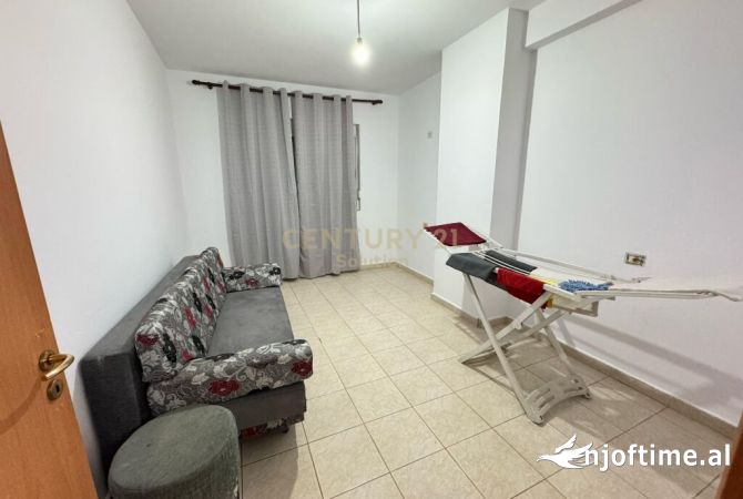 Shtepi me qera Apartament ne Tirane, 2+1, Mobilimi E mobiluar, Pagesa 420  Euro.