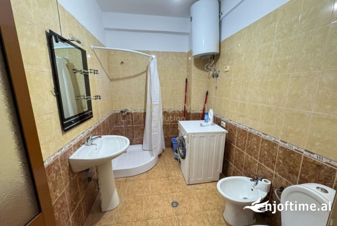 Shtepi me qera Apartament ne Tirane, 2+1, Mobilimi E mobiluar, Pagesa 420  Euro.