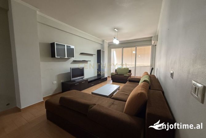 Shtepi me qera 1+1 ne Tirane - 450 Euro