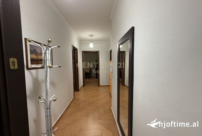 Shtepi me qera Apartament ne Tirane, 1+1, Mobilimi E mobiluar, Pagesa 450  Euro.
