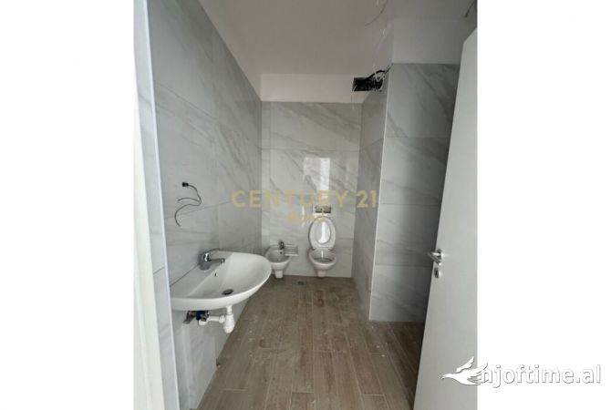 Shtepi me qera Apartament ne Tirane, 1+1, Mobilimi Bosh, pa mobiluar, Pagesa 500  Euro.
