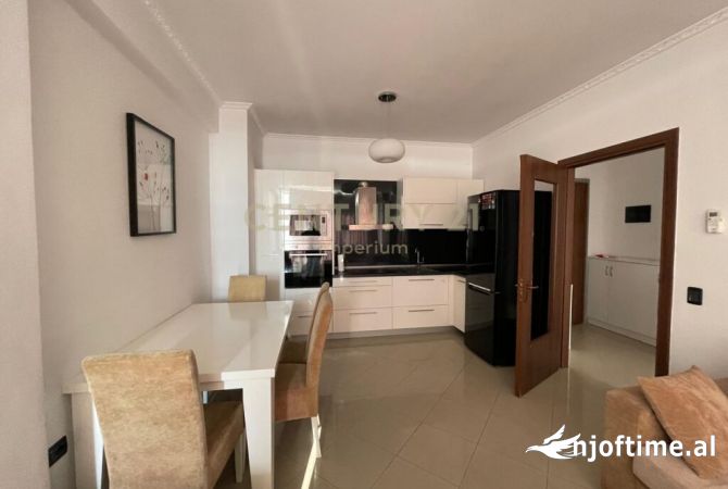 Shtepi ne shitje Apartament ne Tirane, 1+1, Mobilimi E mobiluar, Pagesa 90,000  Euro.