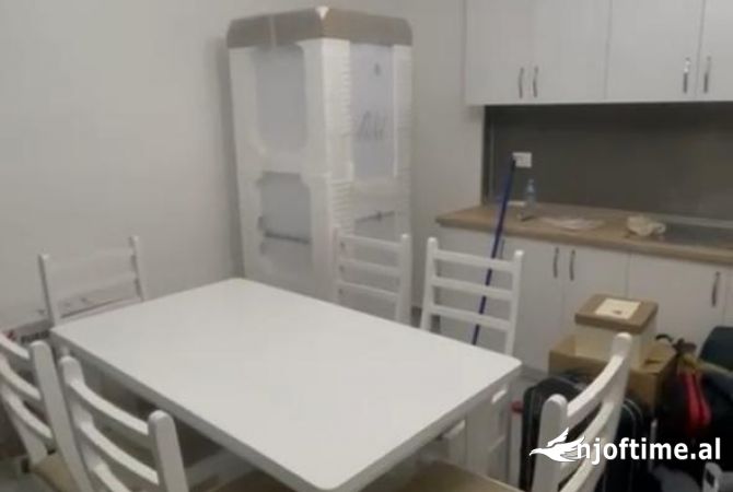 Shtepi me qera Apartament ne Tirane, 2+1, Mobilimi E mobiluar, Pagesa 500  Euro.