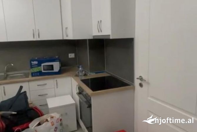 Shtepi me qera Apartament ne Tirane, 2+1, Mobilimi E mobiluar, Pagesa 500  Euro.