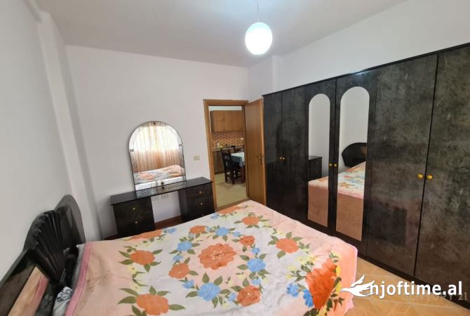 Shtepi me qera Apartament ne Tirane, 1+1, Mobilimi E mobiluar, Pagesa 400  Euro.
