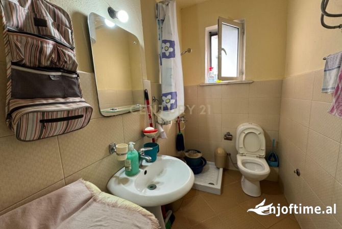 Shtepi me qera Apartament ne Tirane, 2+1, Mobilimi E mobiluar, Pagesa 550  Euro.