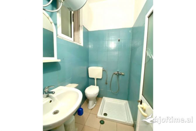 Shtepi ne shitje Apartament ne Tirane, Garsoniere, Mobilimi E mobiluar, Pagesa 45,000  Euro.