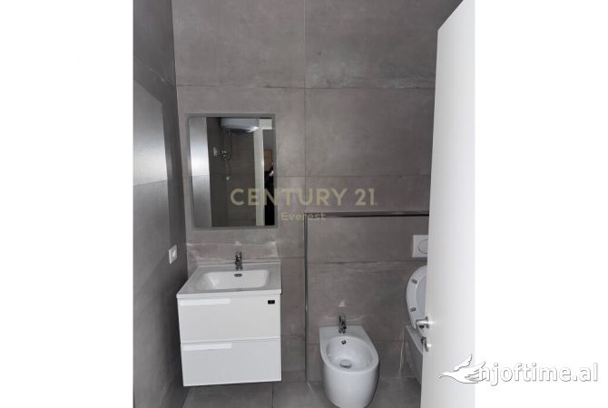 Shtepi me qera Apartament ne Tirane, 2+1, Mobilimi E mobiluar, Pagesa 650  Euro.