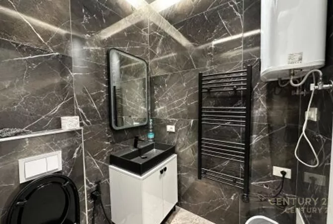 Shtepi me qera Apartament ne Tirane, 2+1, Mobilimi E mobiluar, Pagesa 900  Euro.