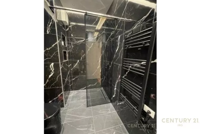 Shtepi me qera Apartament ne Tirane, 2+1, Mobilimi E mobiluar, Pagesa 900  Euro.