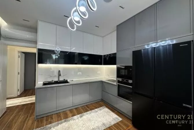 Shtepi me qera Apartament ne Tirane, 2+1, Mobilimi E mobiluar, Pagesa 900  Euro.