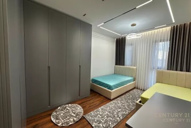 Shtepi me qera Apartament ne Tirane, 2+1, Mobilimi E mobiluar, Pagesa 900  Euro.