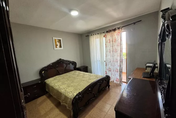 Shtepi me qera Apartament ne Tirane, 2+1, Mobilimi E mobiluar, Pagesa 500  Euro.