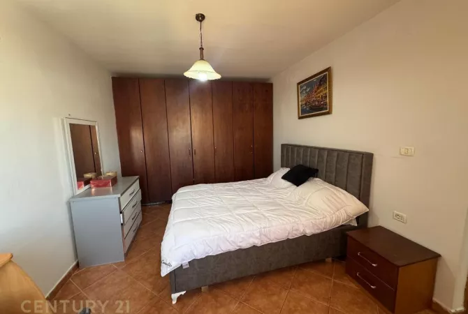 Shtepi me qera Apartament ne Tirane, 2+1, Mobilimi E mobiluar, Pagesa 550  Euro.