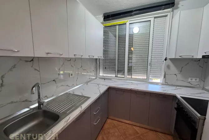 Shtepi me qera Apartament ne Tirane, 2+1, Mobilimi E mobiluar, Pagesa 550  Euro.