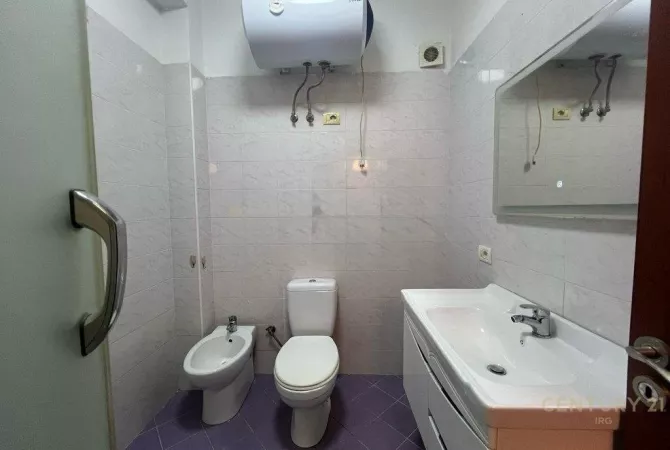 Shtepi me qera Apartament ne Tirane, 2+1, Mobilimi E mobiluar, Pagesa 450  Euro.