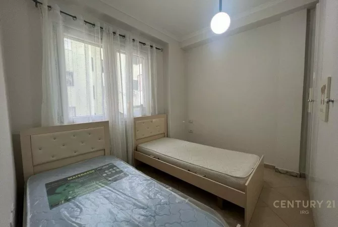 Shtepi me qera Apartament ne Tirane, 2+1, Mobilimi E mobiluar, Pagesa 450  Euro.