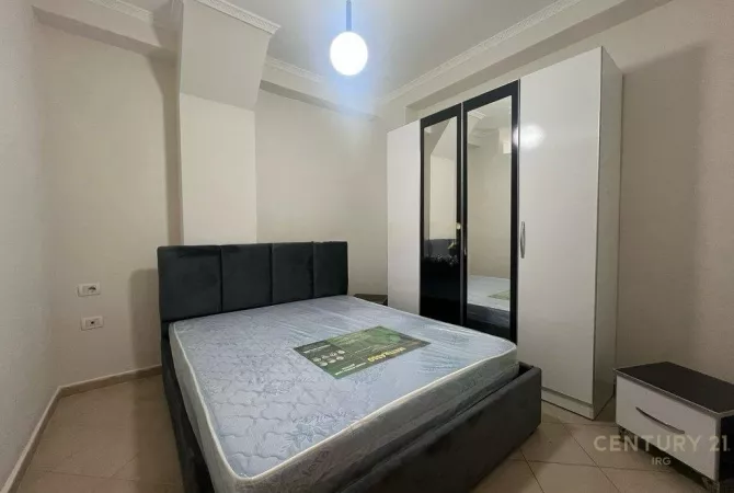 Shtepi me qera Apartament ne Tirane, 2+1, Mobilimi E mobiluar, Pagesa 450  Euro.