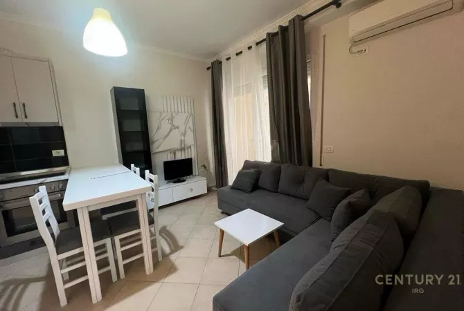 Shtepi me qera 2+1 ne Tirane - 450 Euro