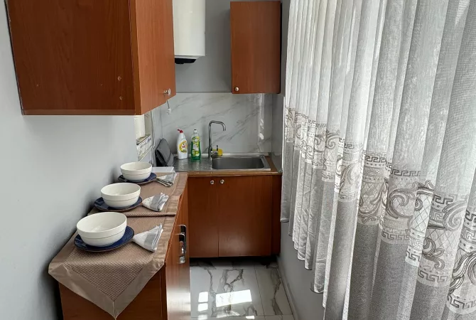 Shtepi me qera Apartament ne Tirane, 1+1, Mobilimi E mobiluar, Pagesa 550  Euro.