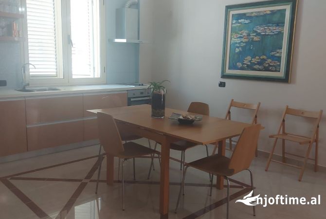 Shtepi ne shitje 2+1 ne Vlore - 260,000 Euro