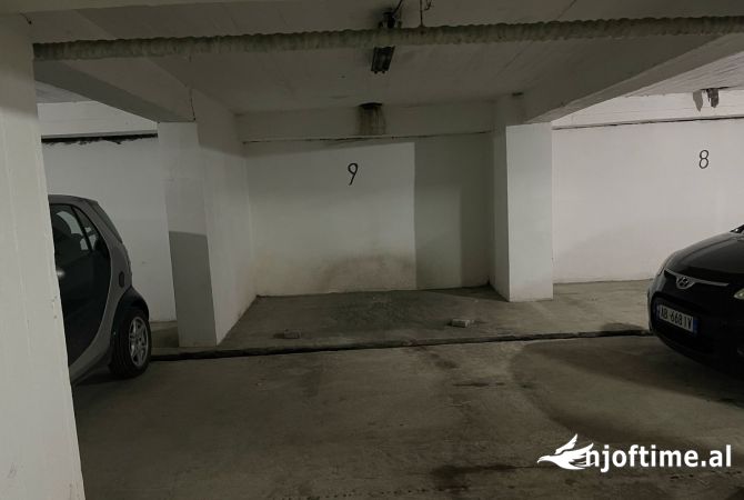 Shtepi me qera Apartament ne Tirane, 3+1, Mobilimi E mobiluar, Pagesa 1,000  Euro.