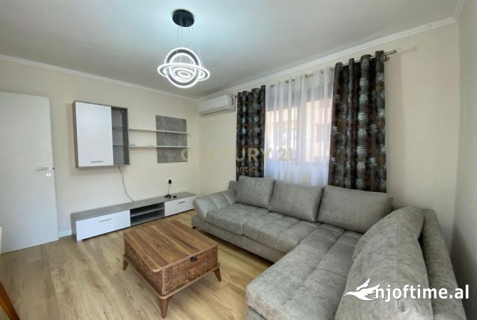 Shtepi ne shitje Apartament ne Durres, 2+1, Mobilimi E mobiluar, Pagesa 1,290,000  Euro.