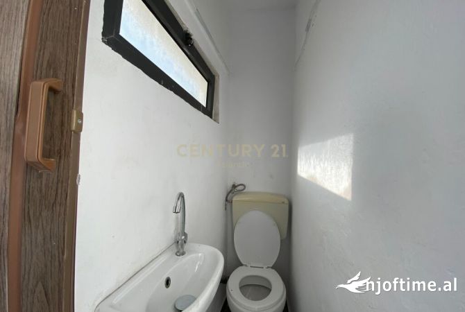 Shtepi ne shitje Apartament ne Durres, 2+1, Mobilimi E mobiluar, Pagesa 1,290,000  Euro.