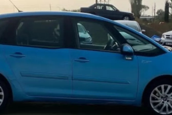 Makina ne shitje ne Durres, Citroen, 2007 Diesel,Kambio Automatik Pagesa 3,400  Euro.