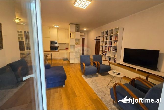 Jepet me qera apartament 2+1 tek Liqeni i Thate