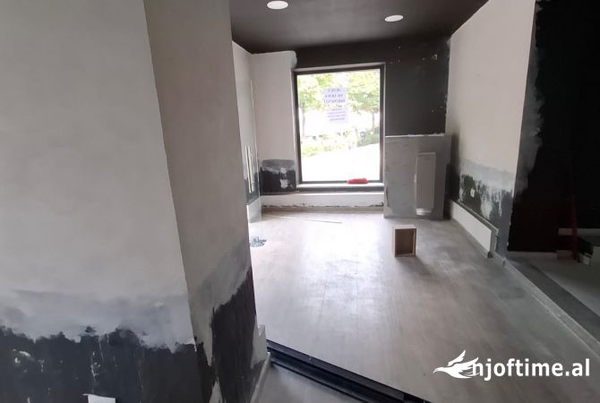 Ambient biznesi me qera 1+1 ne Tirane - 2,600 Euro