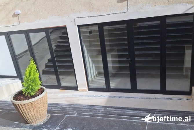 Ambient biznesi me qera 1+1 ne Tirane - 1,200 Euro