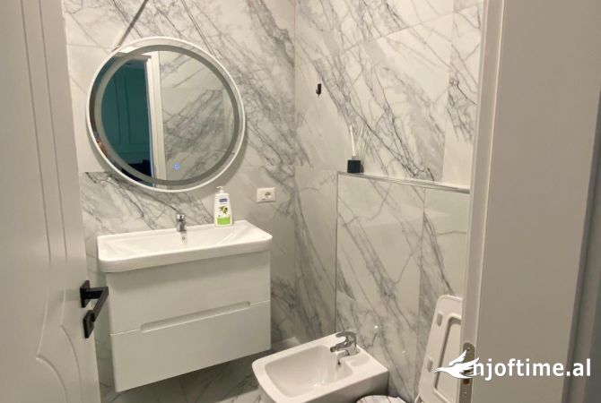 Shtepi me qera Apartament ne Tirane, 1+1, Mobilimi E mobiluar, Pagesa 50,000  Leke.