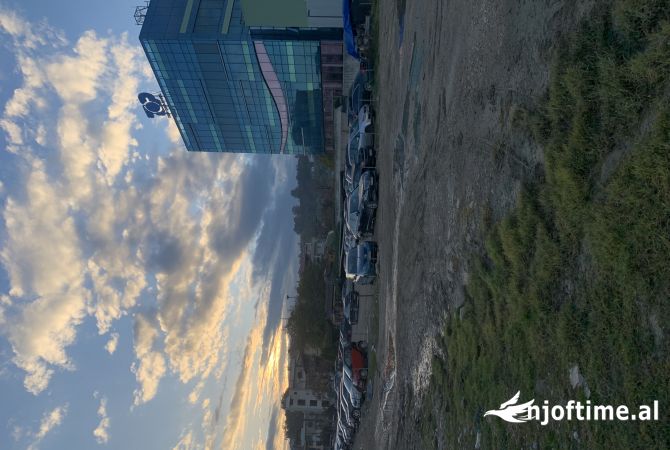 Ambient biznesi me qera 4+1 ne Tirane - 700 Euro