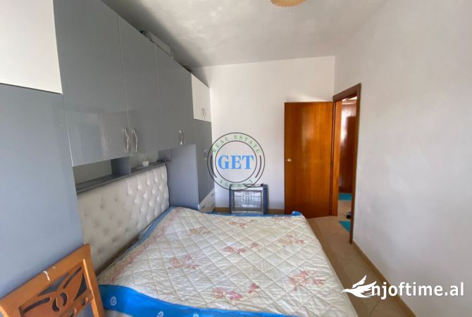 Shtepi ne shitje Apartament ne Durres, 2+1, Mobilimi E mobiluar, Pagesa 77,000  Euro.