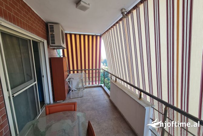 Shtepi ne shitje Apartament ne Tirane, 1+1, Mobilimi Pjeserisht e mobiluar, Pagesa 129,500  Euro.