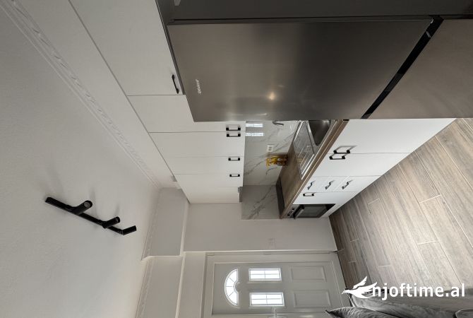 Shtepi me qera Apartament ne Tirane, 2+1, Mobilimi E mobiluar, Pagesa 90,000  Leke.