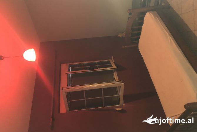 Shitet apartament 1+1 