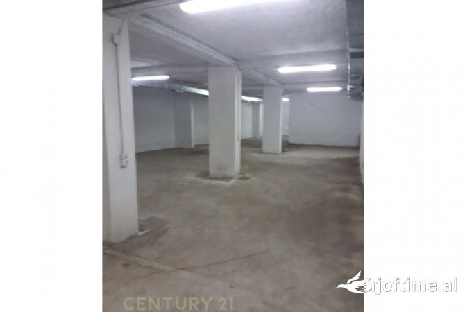 Ambient biznesi ne shitje 4+1 ne Tirane - 210,000 Euro