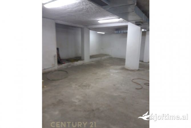 Ambient biznesi ne shitje 4+1 ne Tirane - 210,000 Euro