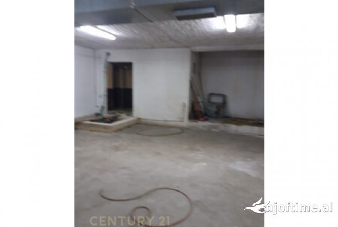 Ambient biznesi ne shitje 4+1 ne Tirane - 210,000 Euro