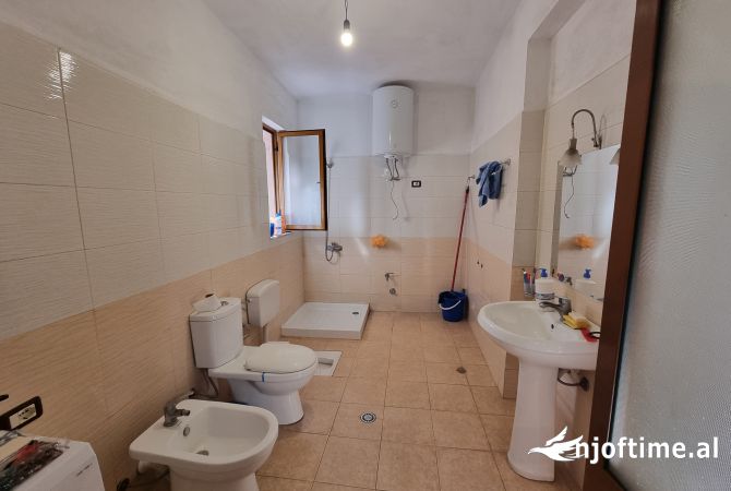 Shtepi me qera Apartament ne Tirane, 1+1, Mobilimi E mobiluar, Pagesa 200  Euro.