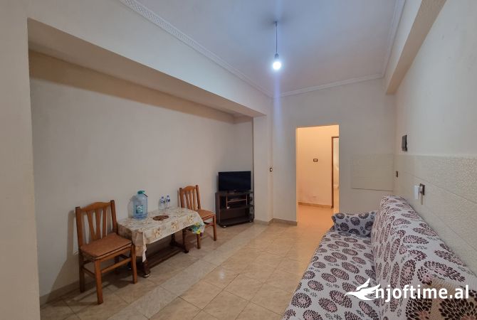 Shtepi me qera Apartament ne Tirane, 1+1, Mobilimi E mobiluar, Pagesa 200  Euro.