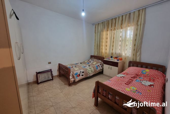 Shtepi me qera Apartament ne Tirane, 1+1, Mobilimi E mobiluar, Pagesa 200  Euro.