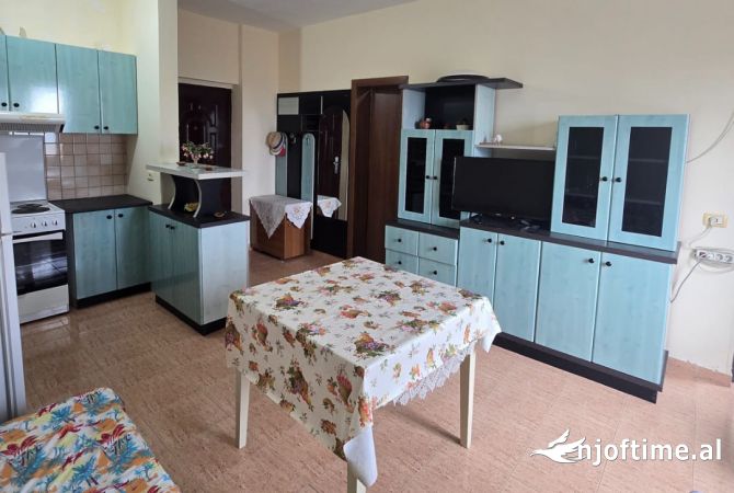 Shtepi ne shitje Apartament ne Kavaje, Garsoniere, Mobilimi Pjeserisht e mobiluar, Pagesa 48,000  Euro.