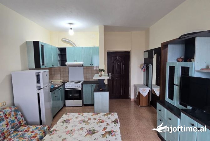 Shtepi ne shitje Apartament ne Kavaje, Garsoniere, Mobilimi Pjeserisht e mobiluar, Pagesa 48,000  Euro.