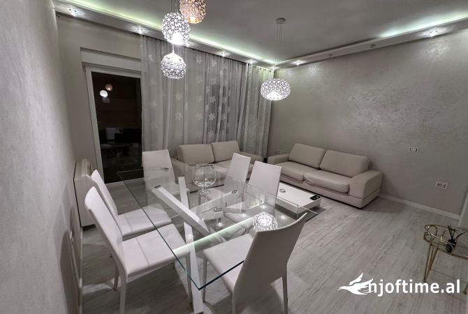 Shtepi me qera 2+1 ne Tirane - 700 Euro